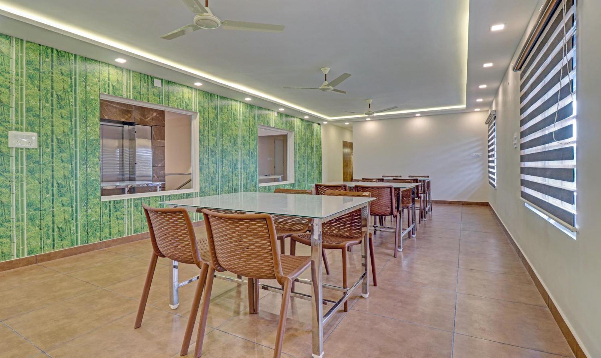 Treebo Golden Terminal, Kochi Airport Hotel Ngoại thất bức ảnh