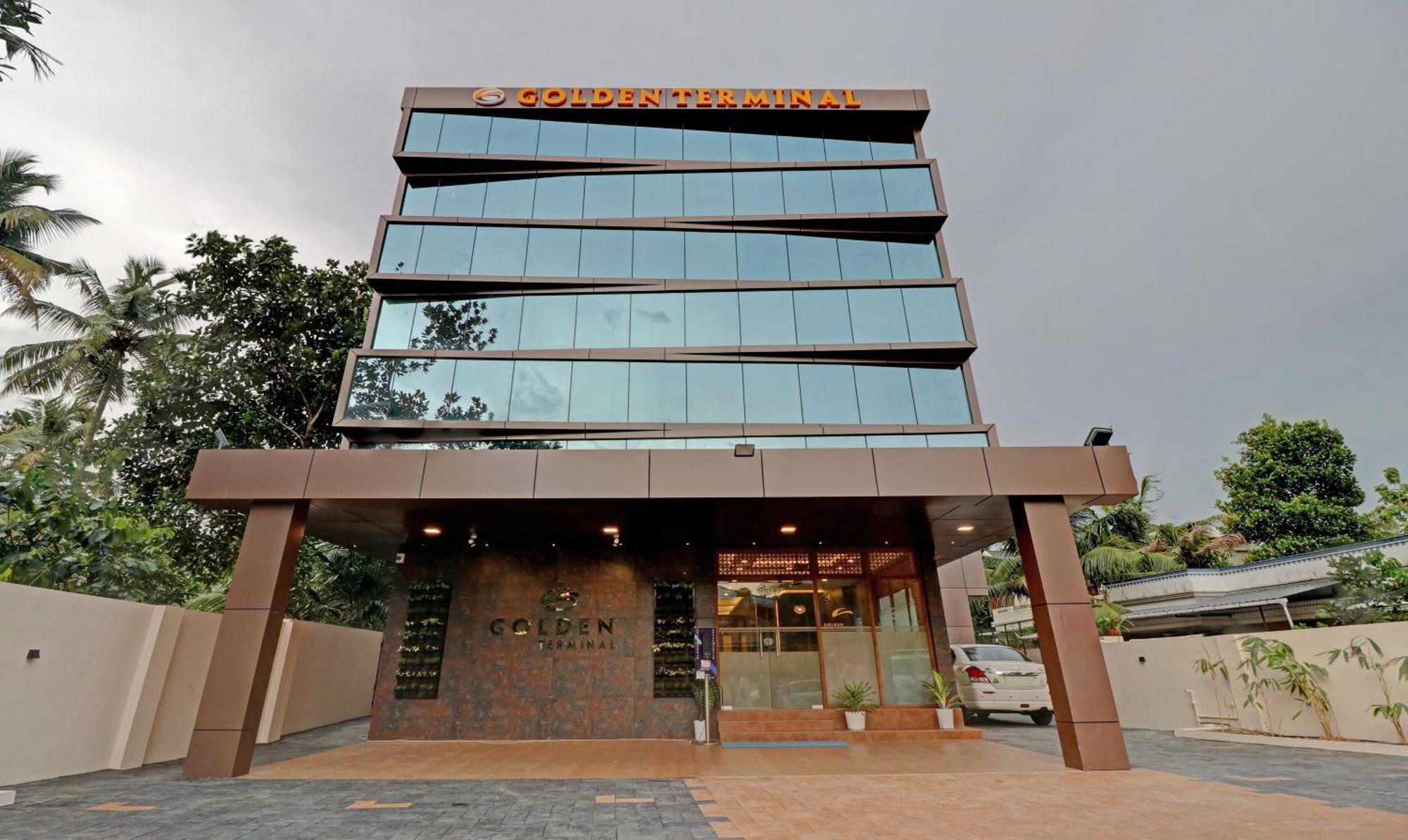 Treebo Golden Terminal, Kochi Airport Hotel Ngoại thất bức ảnh