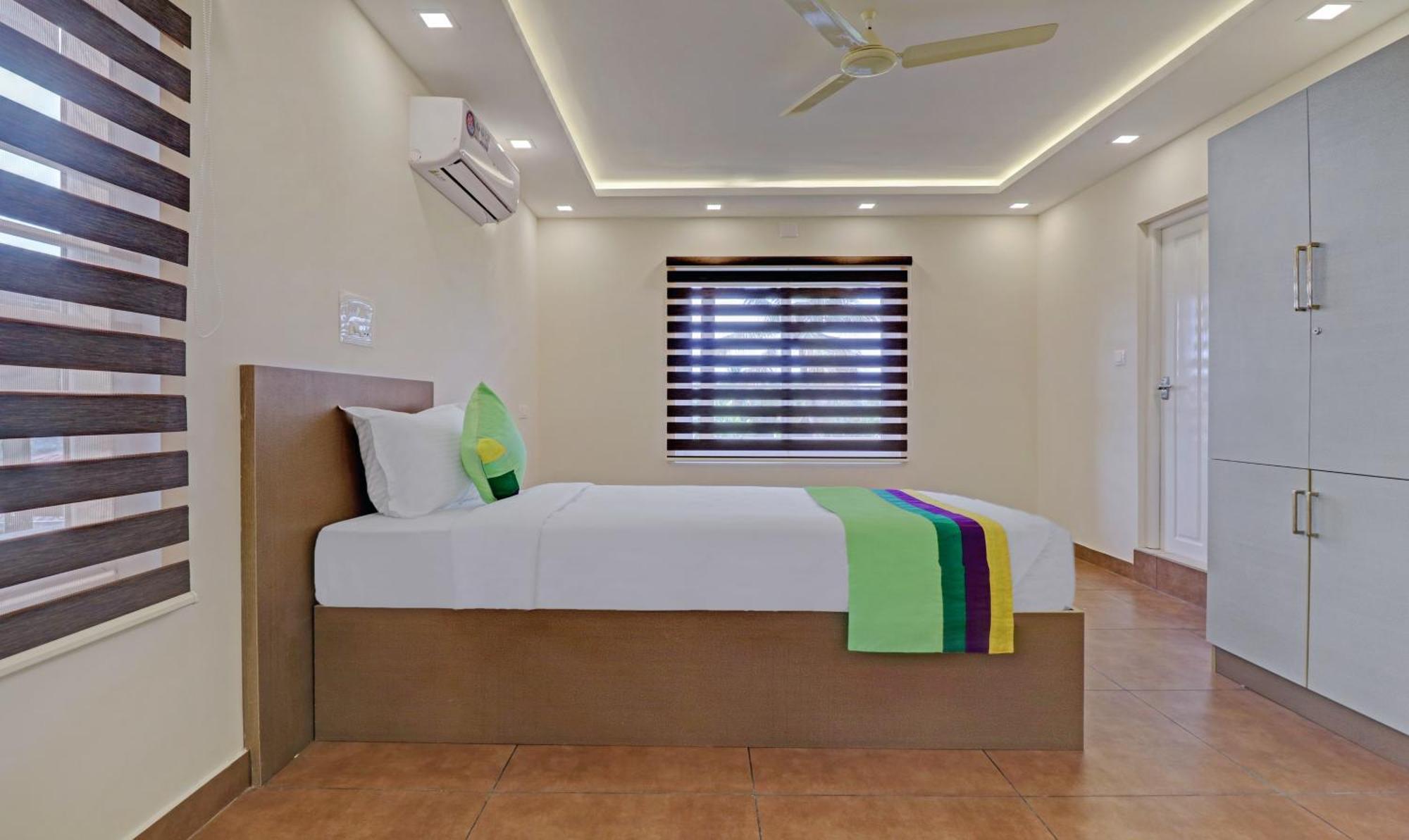 Treebo Golden Terminal, Kochi Airport Hotel Ngoại thất bức ảnh