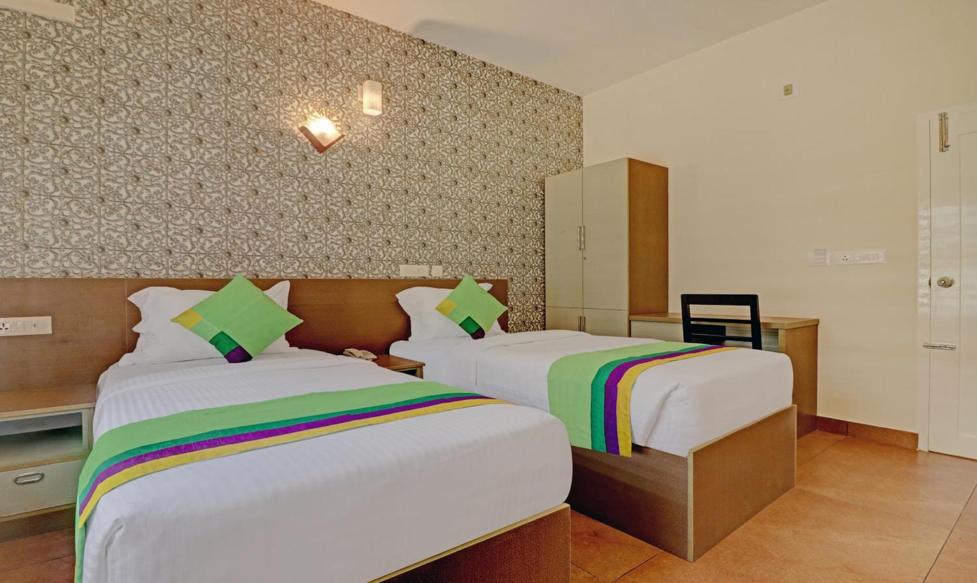 Treebo Golden Terminal, Kochi Airport Hotel Ngoại thất bức ảnh