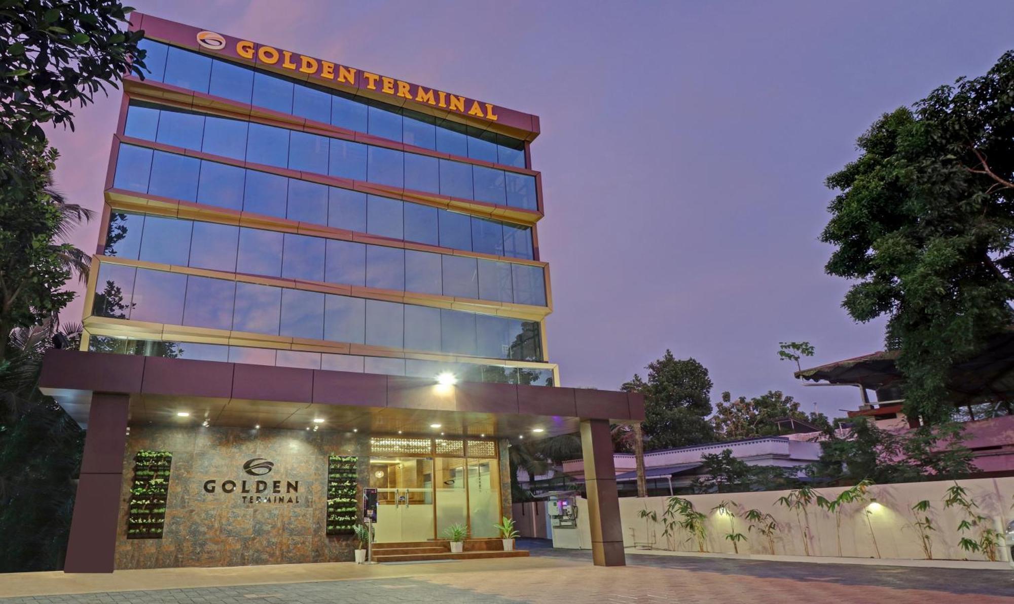 Treebo Golden Terminal, Kochi Airport Hotel Ngoại thất bức ảnh