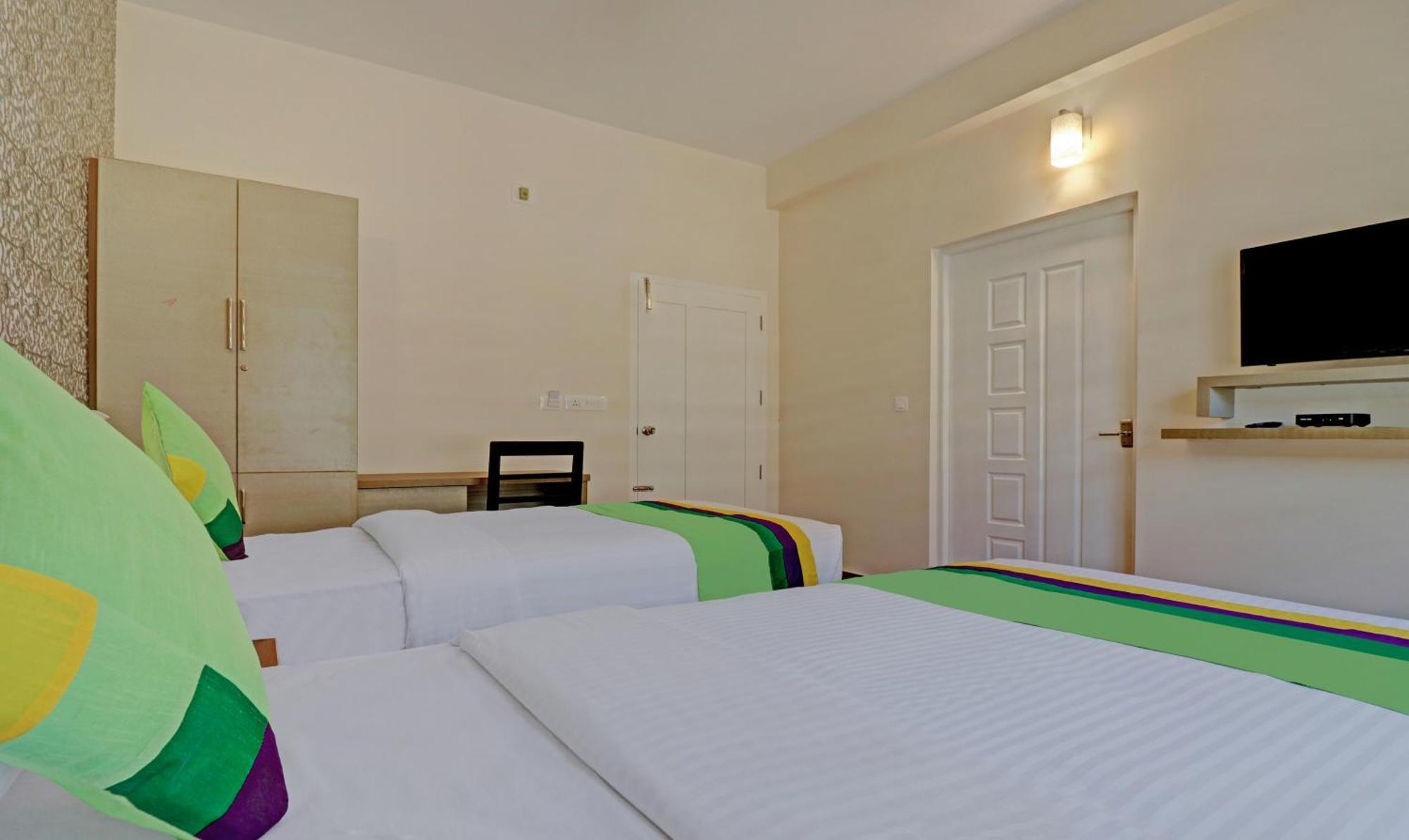 Treebo Golden Terminal, Kochi Airport Hotel Ngoại thất bức ảnh
