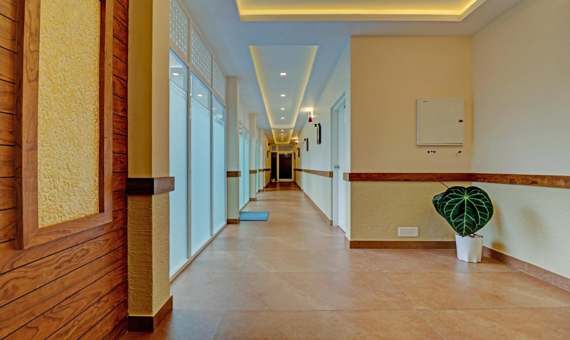 Treebo Golden Terminal, Kochi Airport Hotel Ngoại thất bức ảnh