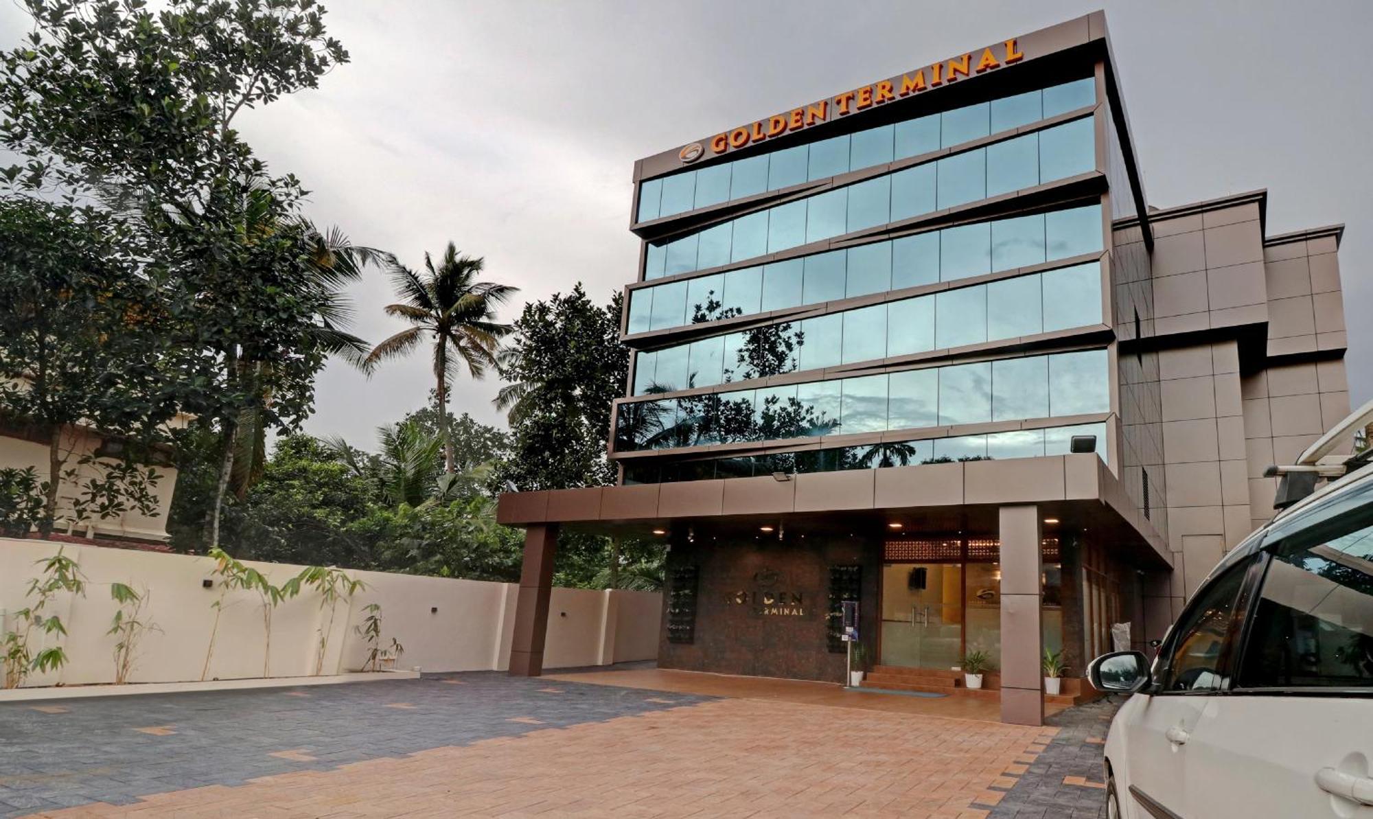 Treebo Golden Terminal, Kochi Airport Hotel Ngoại thất bức ảnh